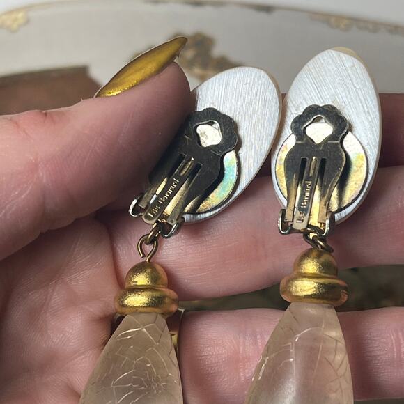 Vintage LES BERNARD Oversized Lucite Gold Plate Faux Pearl Dangle Earrings - Picture 4 of 7